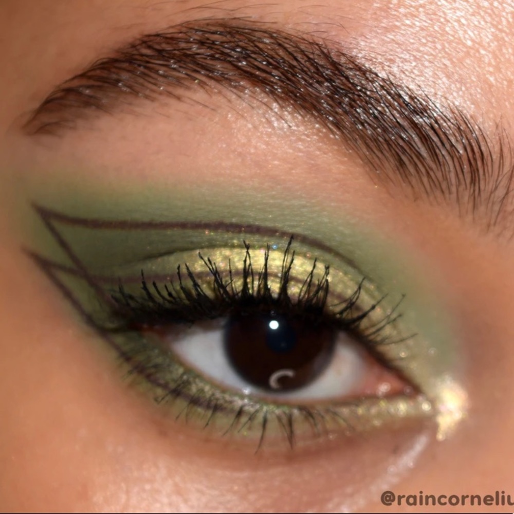 Colourpop the child pallet (baby yoda) - Picture 4 of 9